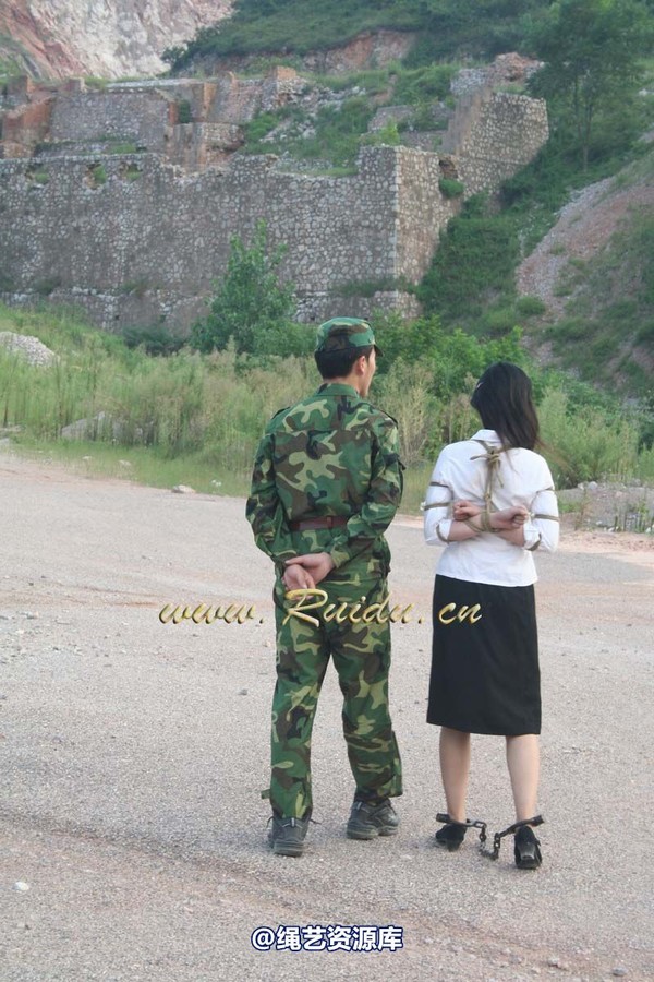 锐度主张 - 20071125第44期 宝宝室外捆绑图，有押解 第 82 张图片