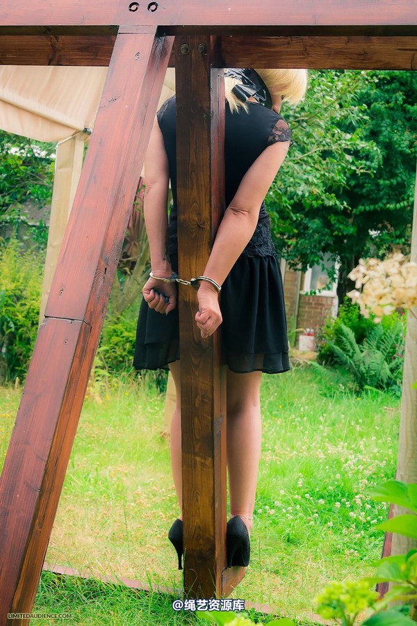 limitedaudience - 2014 kimmy louise cuffed to the cross 第 25 张图片