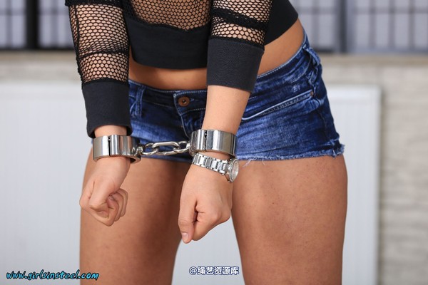 girlsinsteel - New model wants to be cuffed 第 52 张图片