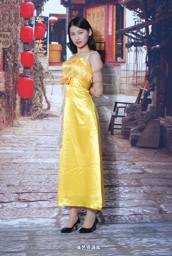 唯美之家 - 新模萧萧黄礼服 第 90 张图片
