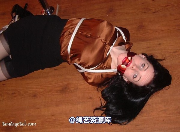 bondagebob - Morrigan Brown silk blouse 2 第 8 张图片