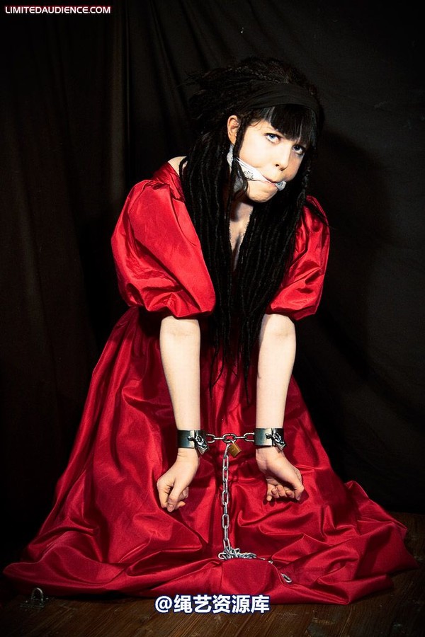 limitedaudience - 2009 catya lex eleven in the dungeon 第 35 张图片