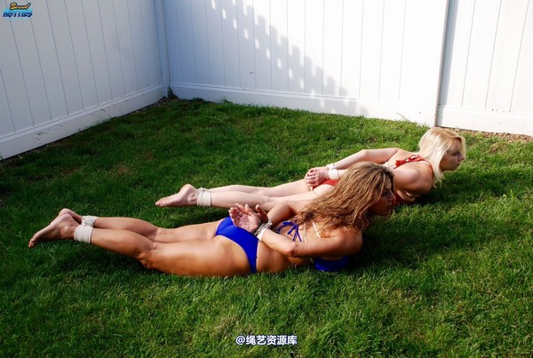 boundhotties - BROOKE & CRYSTAL 3 第 1 张图片