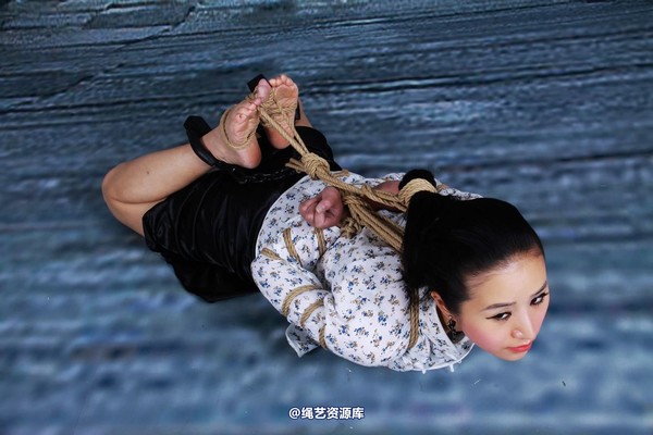 神艺缘 - 227-古朴老街上的少女 第 28 张图片