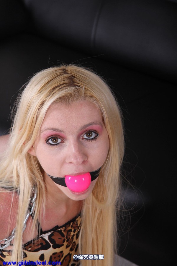 girlsinsteel - Debi strictly cuffed and gagged 第 50 张图片