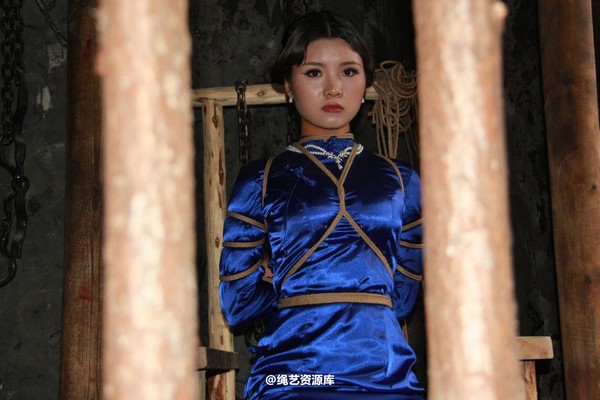 胜景山庄 - 278-女烈蓝旗袍 第 42 张图片