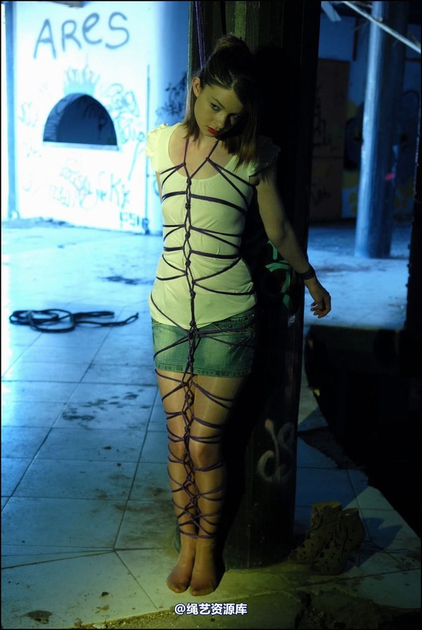 simplytied - Tied to big post 第 30 张图片