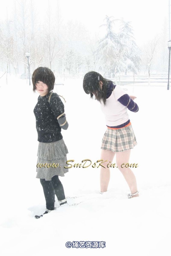 锐度主张 - 2009年第20期捆绑图（2009.4.21）模特：月月 玛丽 第 1 张图片