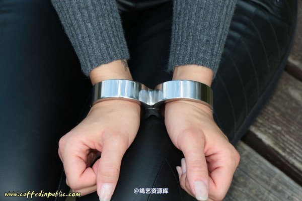 girlsinsteel - What can I do with legcuffs_ 第 44 张图片