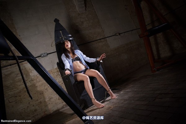 restrainedelegance - The Torture Throne 第 75 张图片