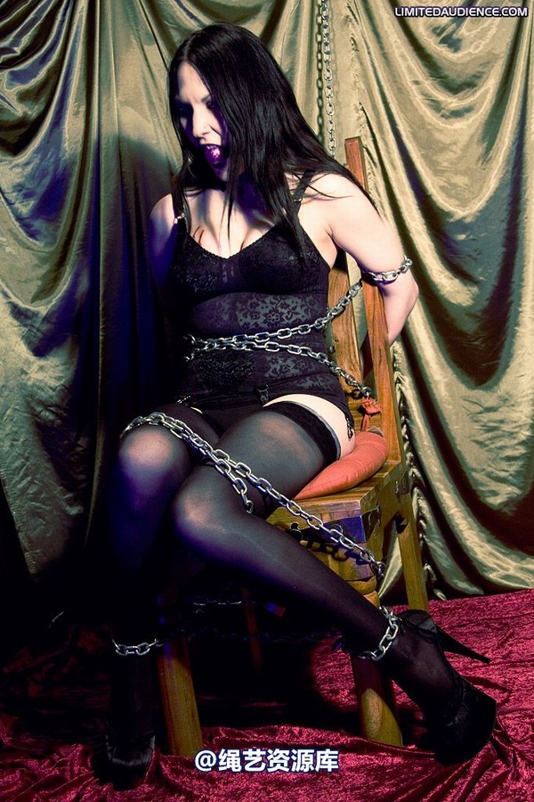 limitedaudience - 2009 elyssia chained vamp 第 8 张图片