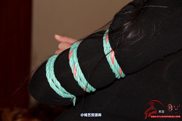 红豆的天空 - 黑衣连短裙 第 40 张图片