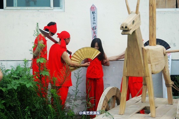 mj影视 - 血的代价-红罪衣刑场木驴斩－梅晓芳2013-08-26 第 200 张图片