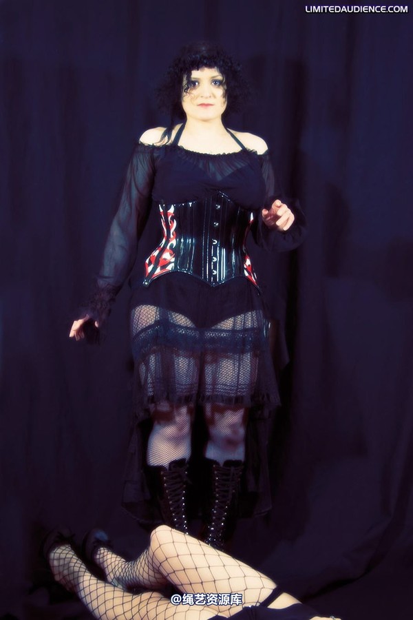 limitedaudience - 2009 elyssia livia the houdini hussy 第 25 张图片