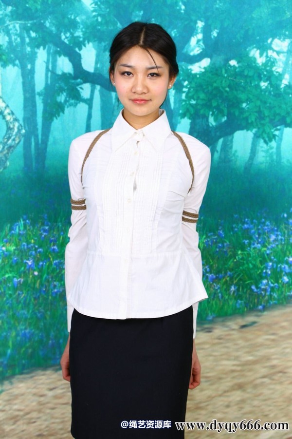 典雅倩影 - 509-押解女白领哓哓 第 16 张图片