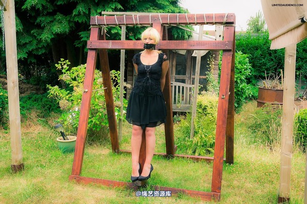 limitedaudience - 2014 kimmy louise cuffed to the cross 第 23 张图片