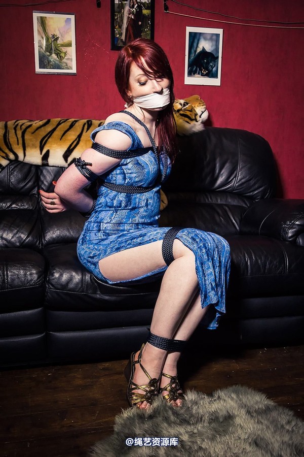 limitedaudience - 2013 syrah lee bound damsel 第 7 张图片