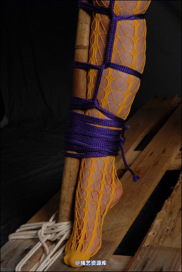 simplytied - Lady CC encased again 第 33 张图片