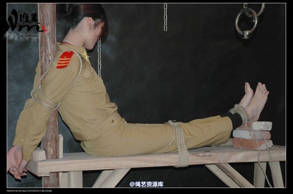 唯美之家 - 2008-12-18军统女特务受刑(剧照) 第 3 张图片