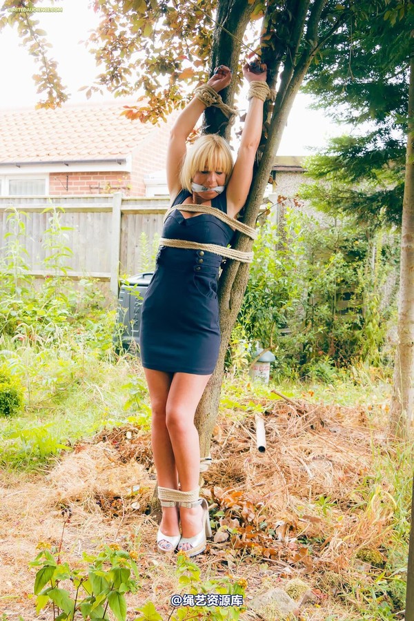 limitedaudience - 2015 kimmy louise up against a tree 2 第 29 张图片