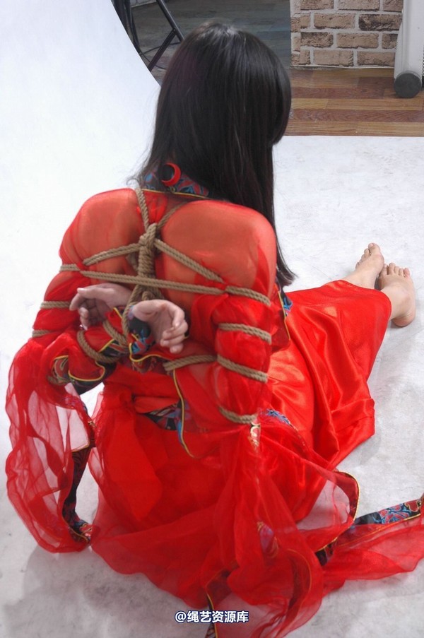 唯美之家 - 梦涵唐装 第 8 张图片