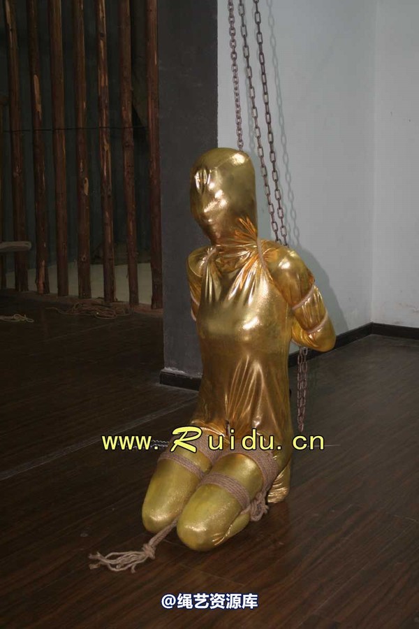 锐度主张 - 20070921第34期 影片胶衣紧缚悬吊图片 第 109 张图片