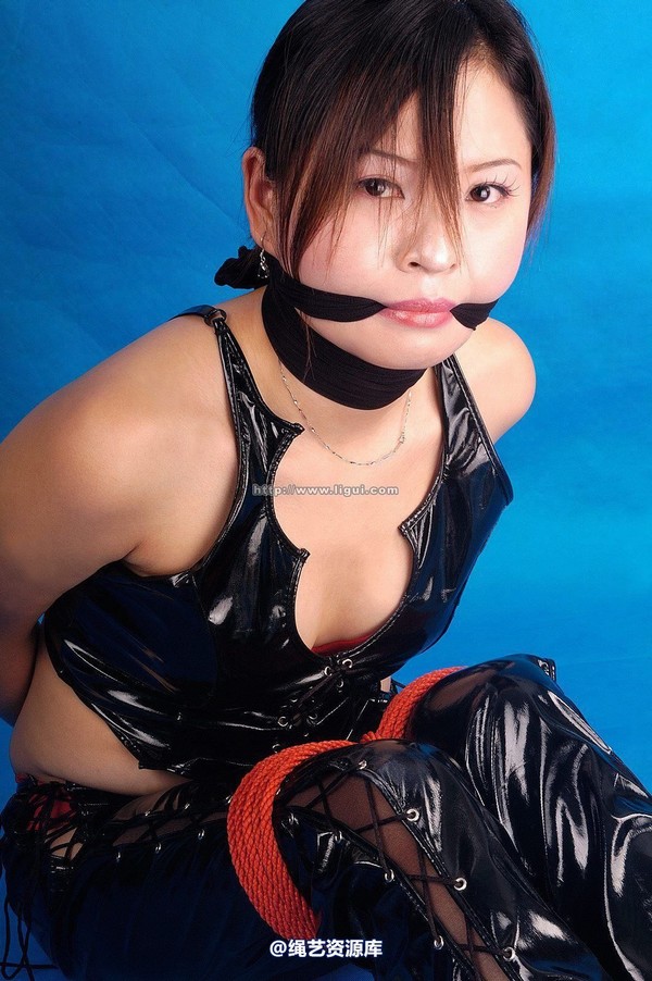 丽柜美束 - 2004-11-7 第 27 张图片