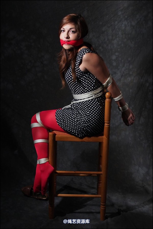 simplytied - She wanted to wear red tights 第 35 张图片