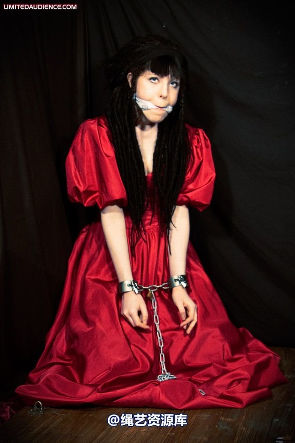 limitedaudience - 2009 catya lex eleven in the dungeon 第 1 张图片