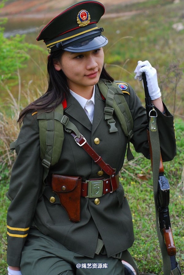唯美之家 - 外拍军装三模特 第 369 张图片