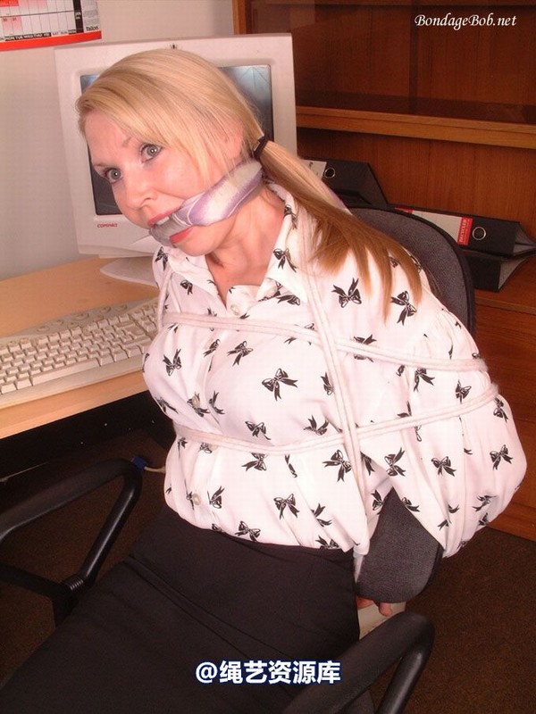 bondagebob - Missey Late at the office 第 79 张图片