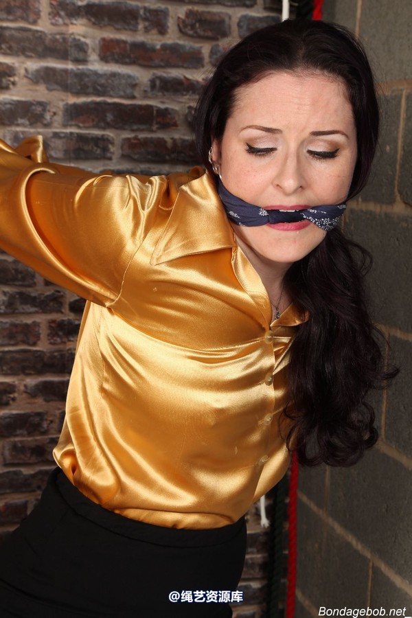 bondagebob - Caroline Pierce Taken to the garage 第 132 张图片