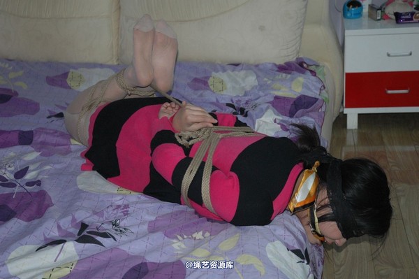 唯美之家 - 2010-12-29雪儿挣扎逃脱。 第 15 张图片
