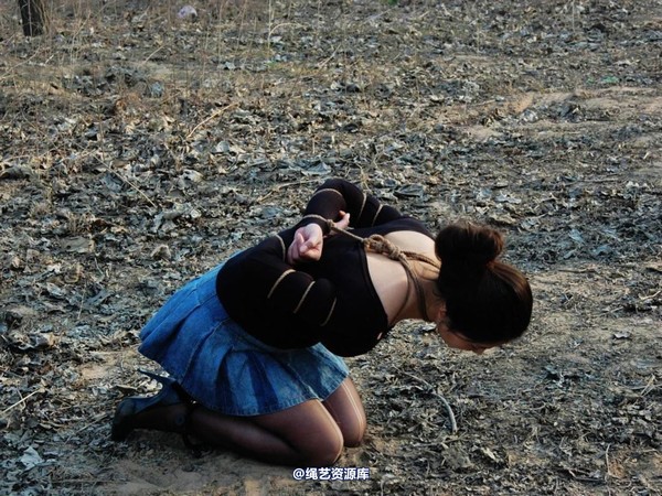 mj影视 - 2013-3-4陈沫踏青 黑丝美女最终的不归路 第 441 张图片