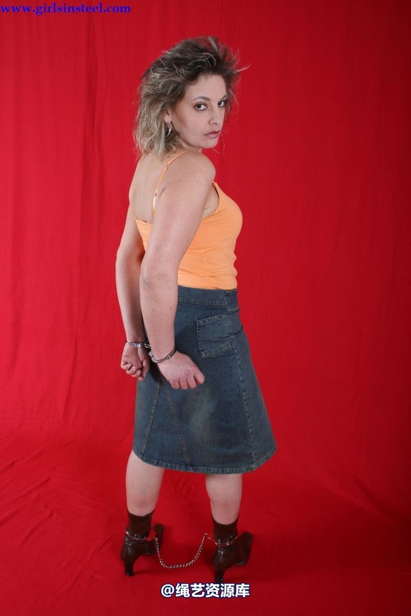 girlsinsteel - Anita handcuffed 第 52 张图片