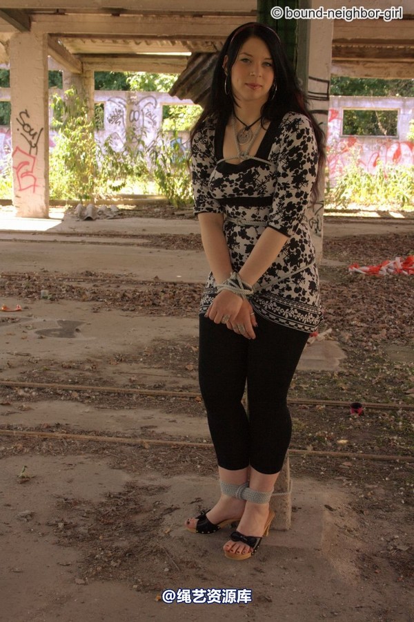 bound-neighbor-girl - Jasmin - Tied up in the ruins 1 第 28 张图片