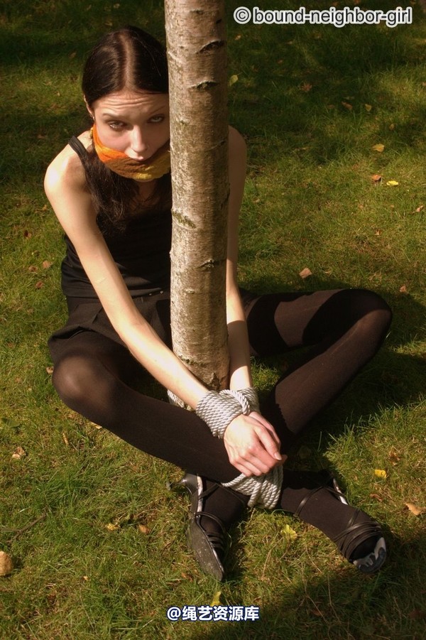 bound-neighbor-girl - Tanja - Tied up in the forest 1 第 44 张图片