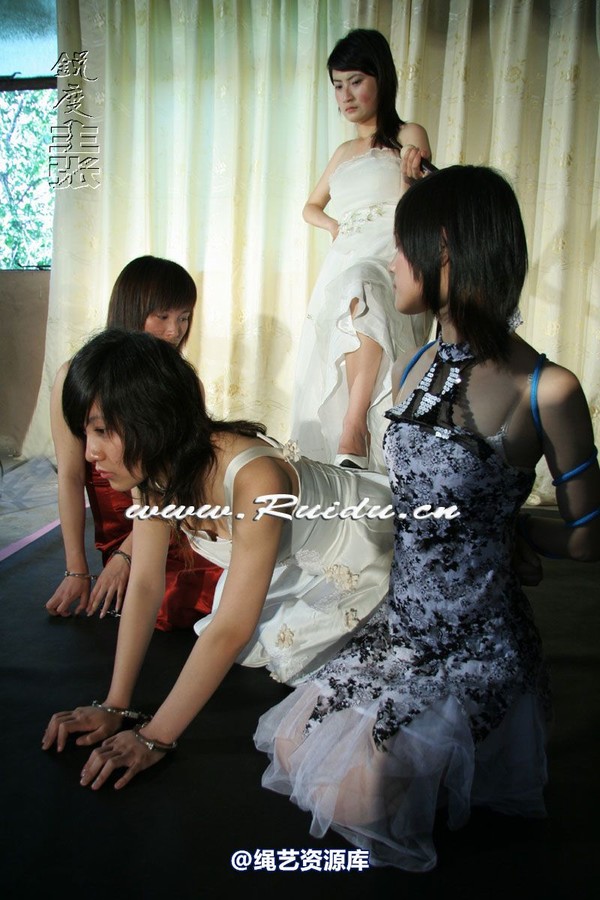 锐度主张 - 孔雀、倩倩、玉儿、豆芽高雅的制服 第 281 张图片