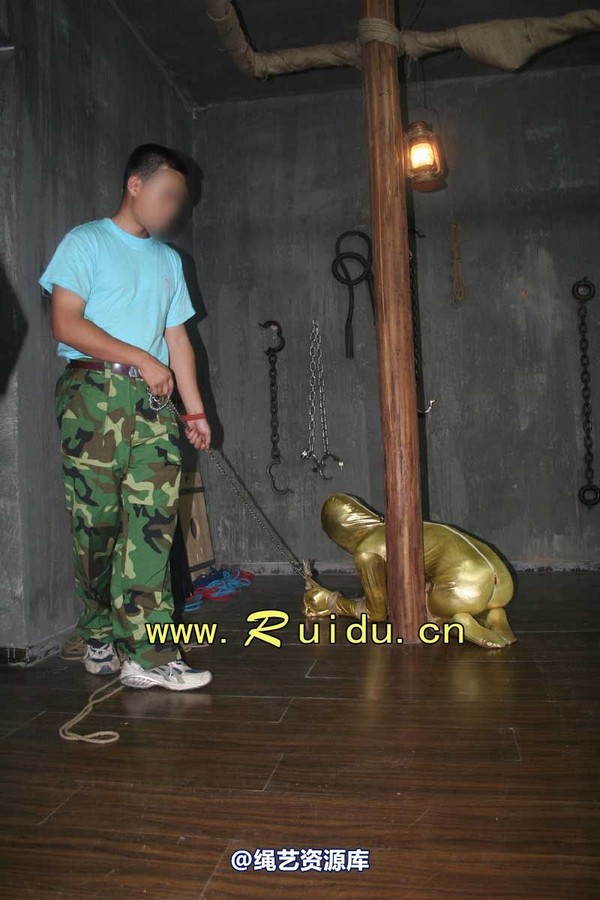锐度主张 - 20070928第35期 影片胶衣紧缚悬吊图片 第 223 张图片