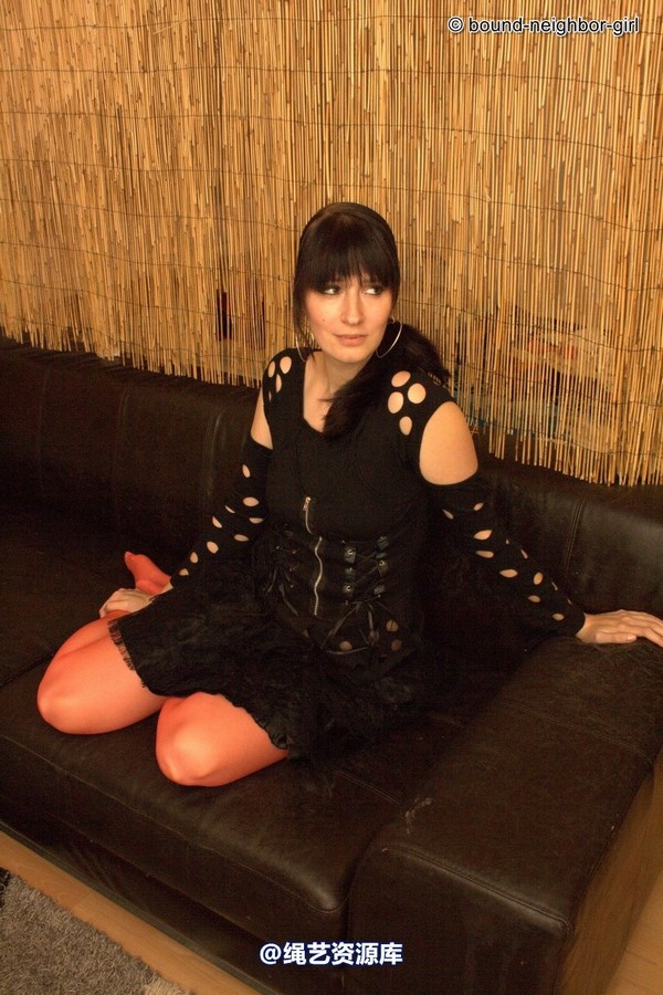 bound-neighbor-girl - Nele - Tied at home 2 第 5 张图片