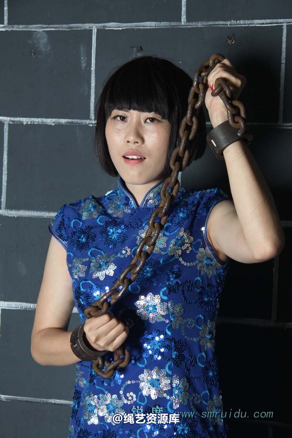 锐度主张 - 碧菡蓝旗袍铁镣铐模特：碧菡 第 69 张图片