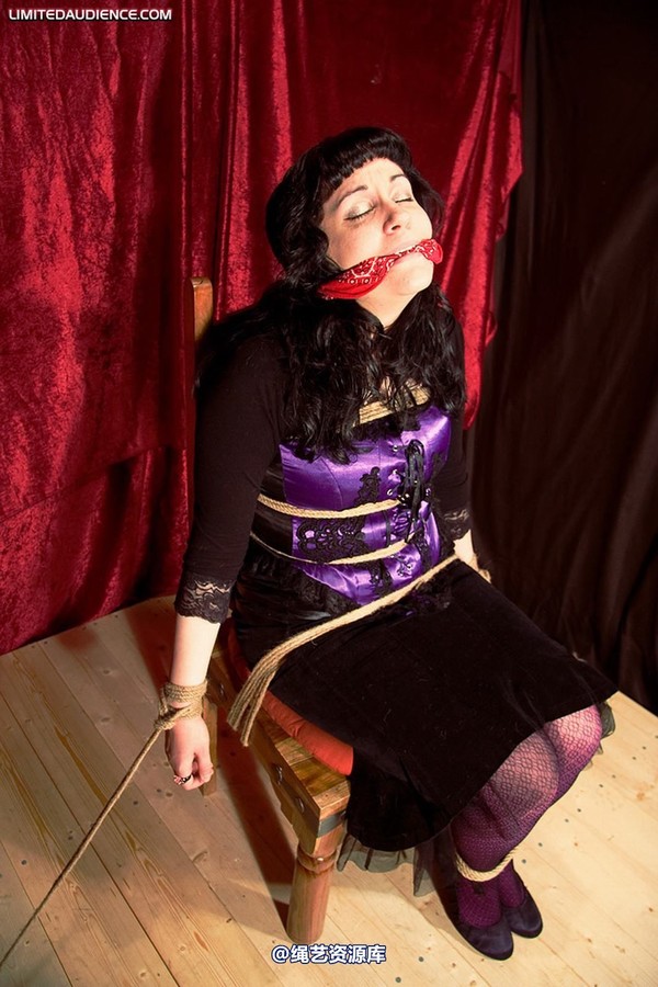 limitedaudience - 2009 veriddian mistaken identity 第 20 张图片
