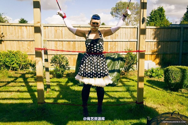 limitedaudience - 2012 raevan spread outdoors 第 9 张图片