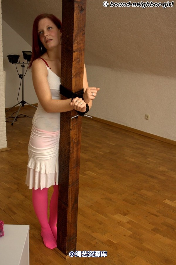 bound-neighbor-girl - Melina - Tied up in the office 4 第 6 张图片