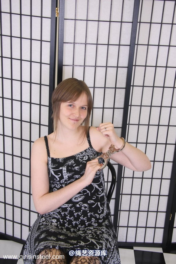 girlsinsteel - Girl, who loves to be handcuffed 第 1 张图片