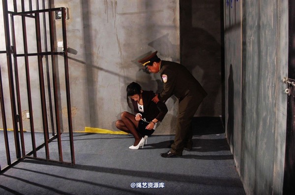 mj影视 - 倾心罪恶红唇1 第 361 张图片