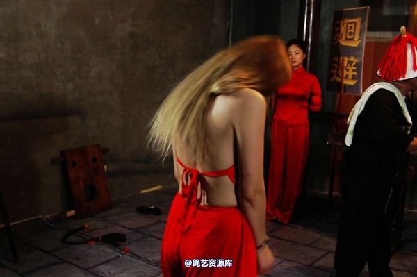 mj影视 - 血的代价梦境古大堂 女囚众生相2013-08-26 第 217 张图片