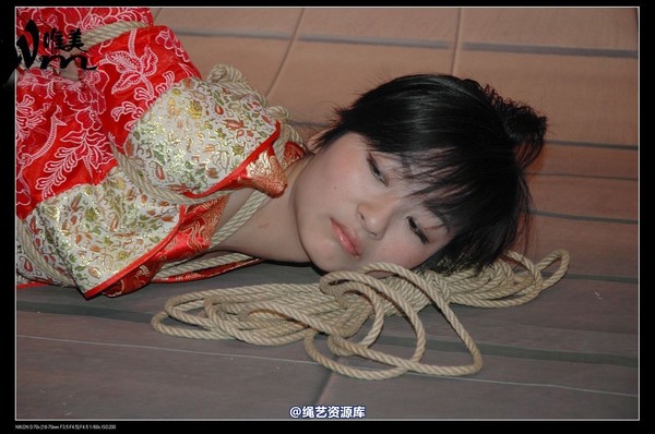 唯美之家 - 08-05-29盈盈汉服-护士装 第 118 张图片