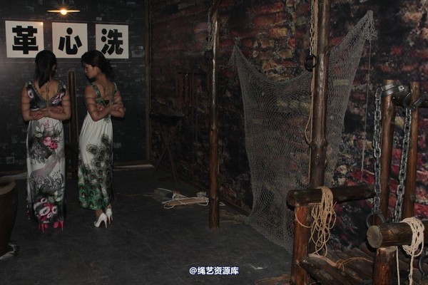胜景山庄 - 268-绑着也不忘抽烟 第 75 张图片