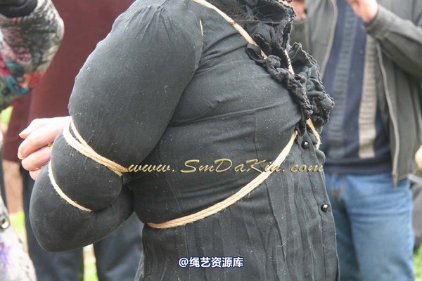 锐度主张 - 2009年第24期捆绑图（2009.5.10）模特：嫣儿 海豚 乐乐 雨竹 等 第 13 张图片